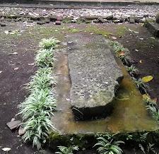 Batu Palungguhan / Batu Pentasbih